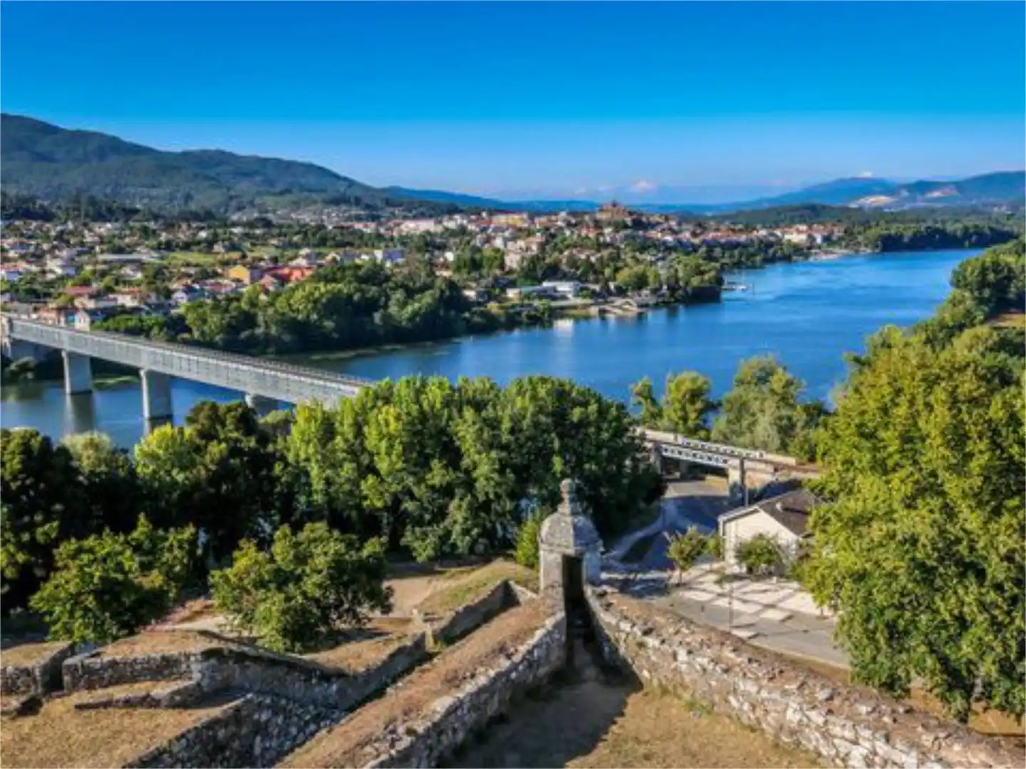 Single-family semi-detached for sale in Camiño Entre Fornos, 1, Tui