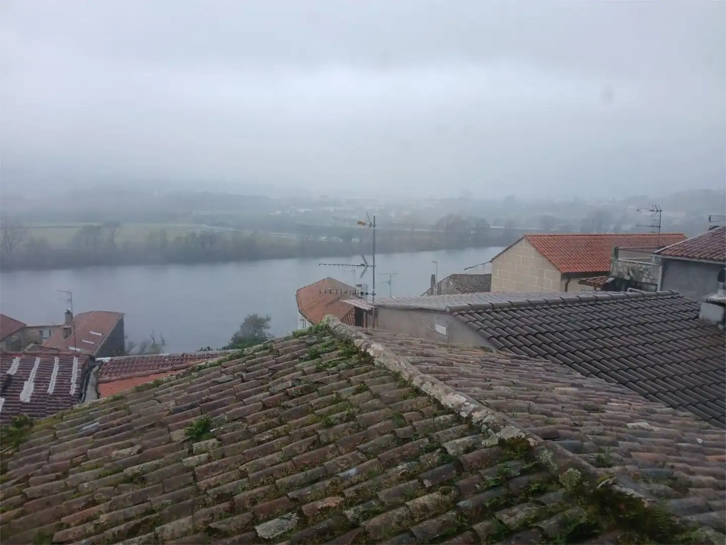 Piso en venta en Camiño Entre Fornos, 1, Tui Terraza de Piso en venta en Tui con Terraza