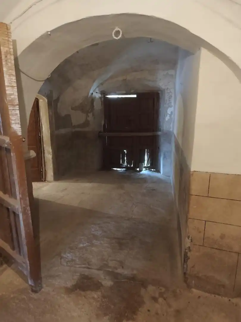 Casa adosada en venda en Torre de Santa María amb Balcó