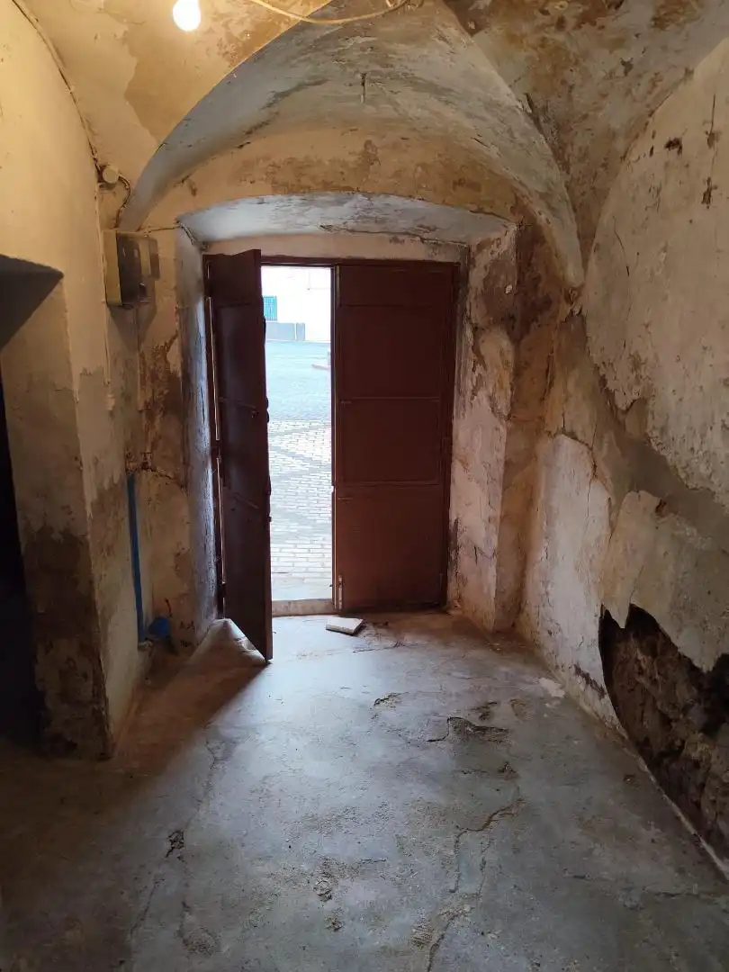 Casa adosada en venda en Torre de Santa María amb Balcó