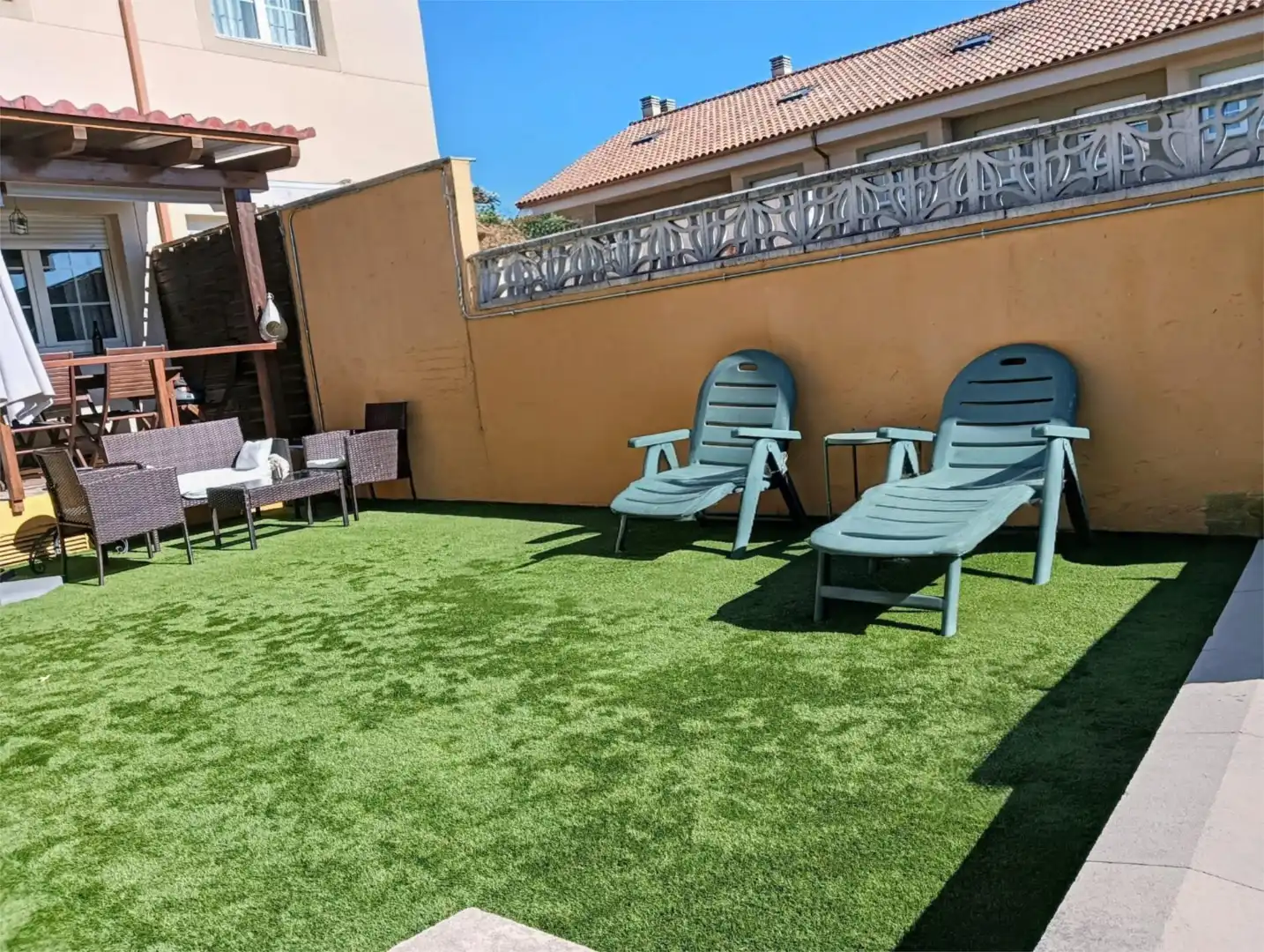 Houses for sale in Calle Rey Ordoño, 24, Villaquilambre Terrace of Houses for sale in Villaquilambre with Terrace and Swimming Pool