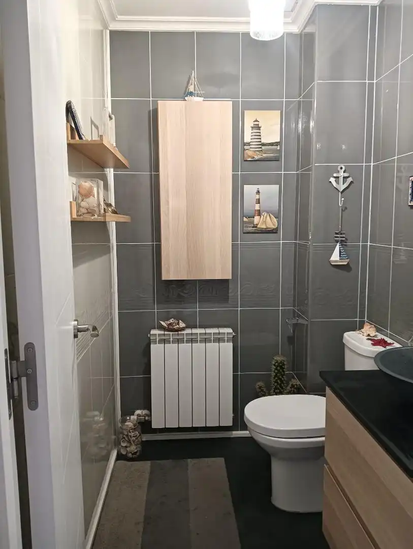 Houses for sale in Calle Rey Ordoño, 24, Villaquilambre Bathroom of Houses for sale in Villaquilambre with Terrace and Swimming Pool