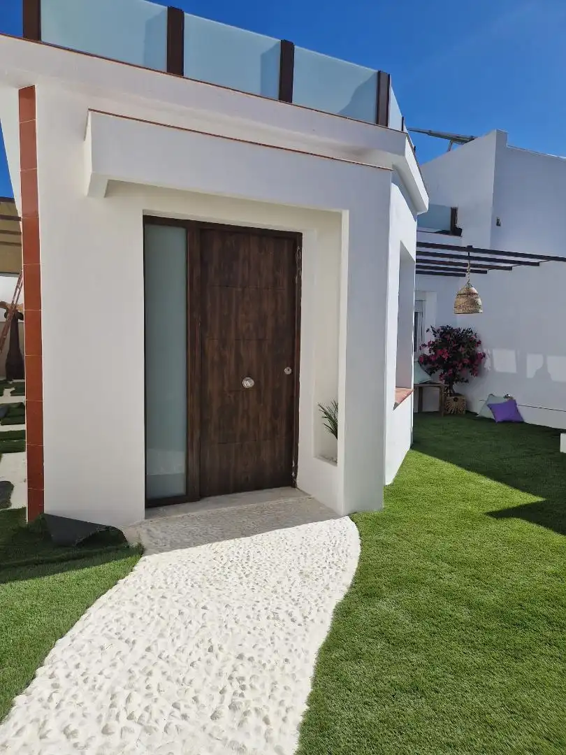 Houses for sale in Sanlúcar de Barrameda  with Heating, Private garden and Parquet flooring