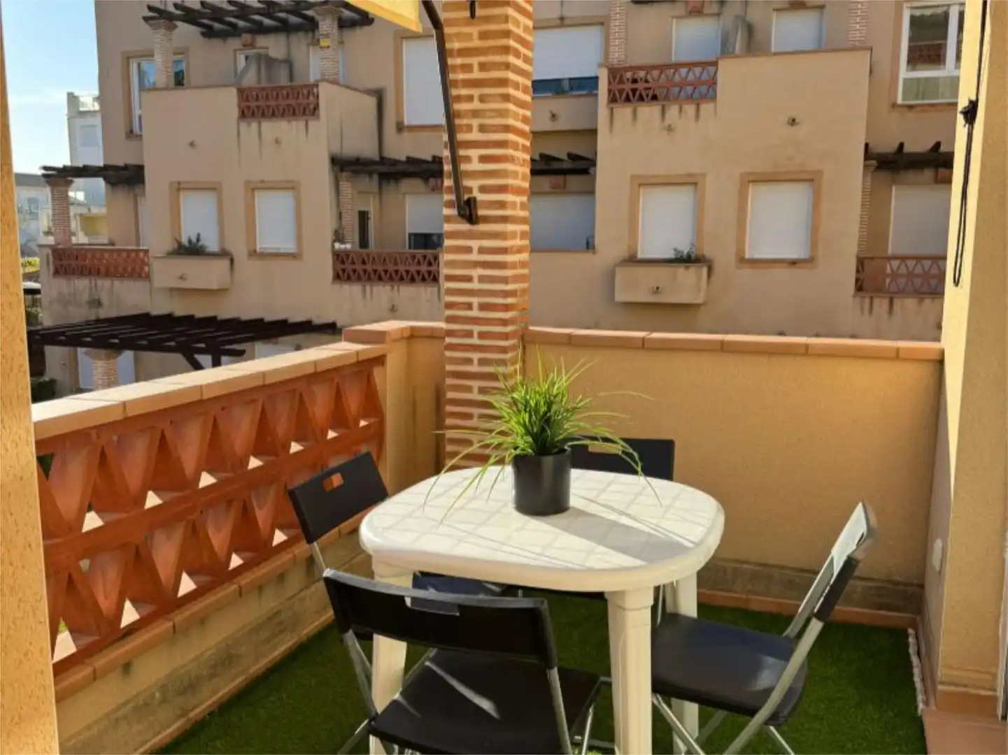 Piso de alquiler en Carrer de Beniflà, 3, Oliva Playa Terraza de Piso de alquiler en Oliva con Aire acondicionado, Calefacción y Jardín privado