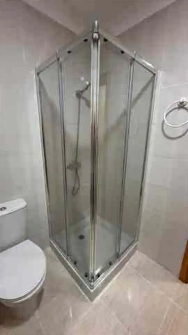 Apartamento en venta en Cho - Parque de la Reina Baño de Apartamento en venta en Arona con Terraza