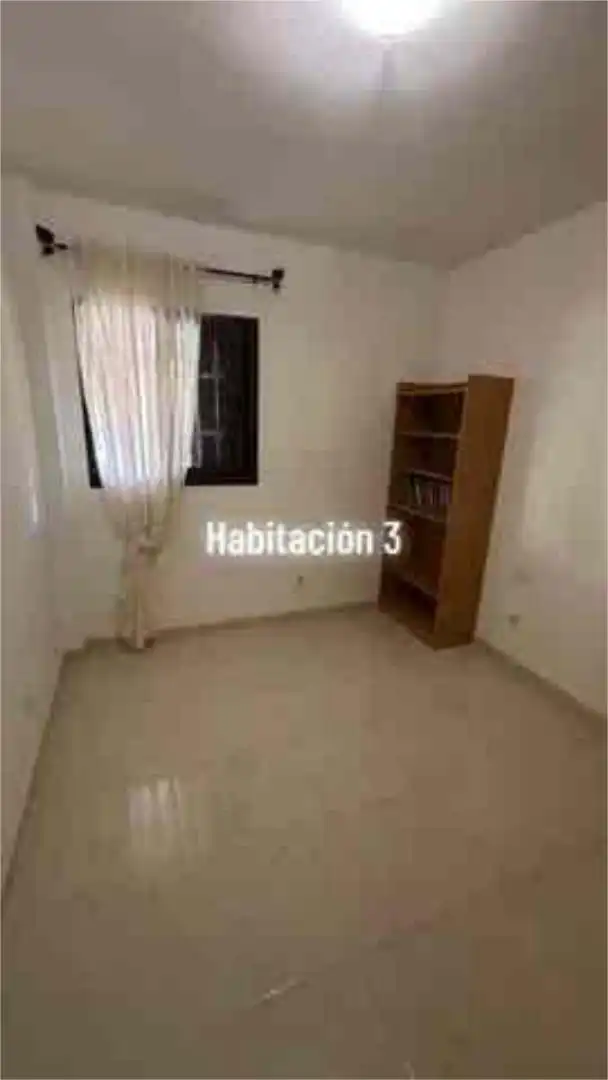 Apartamento en venta en Cho - Parque de la Reina Habitación de Apartamento en venta en Arona con Terraza