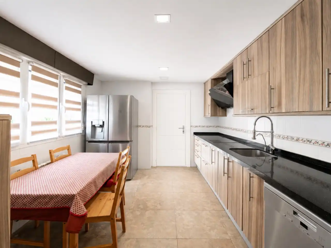 Houses for sale in Calle Madeira, 1, Señorío de Illescas Kitchen of Houses for sale in Illescas with Air Conditioner, Terrace and Swimming Pool