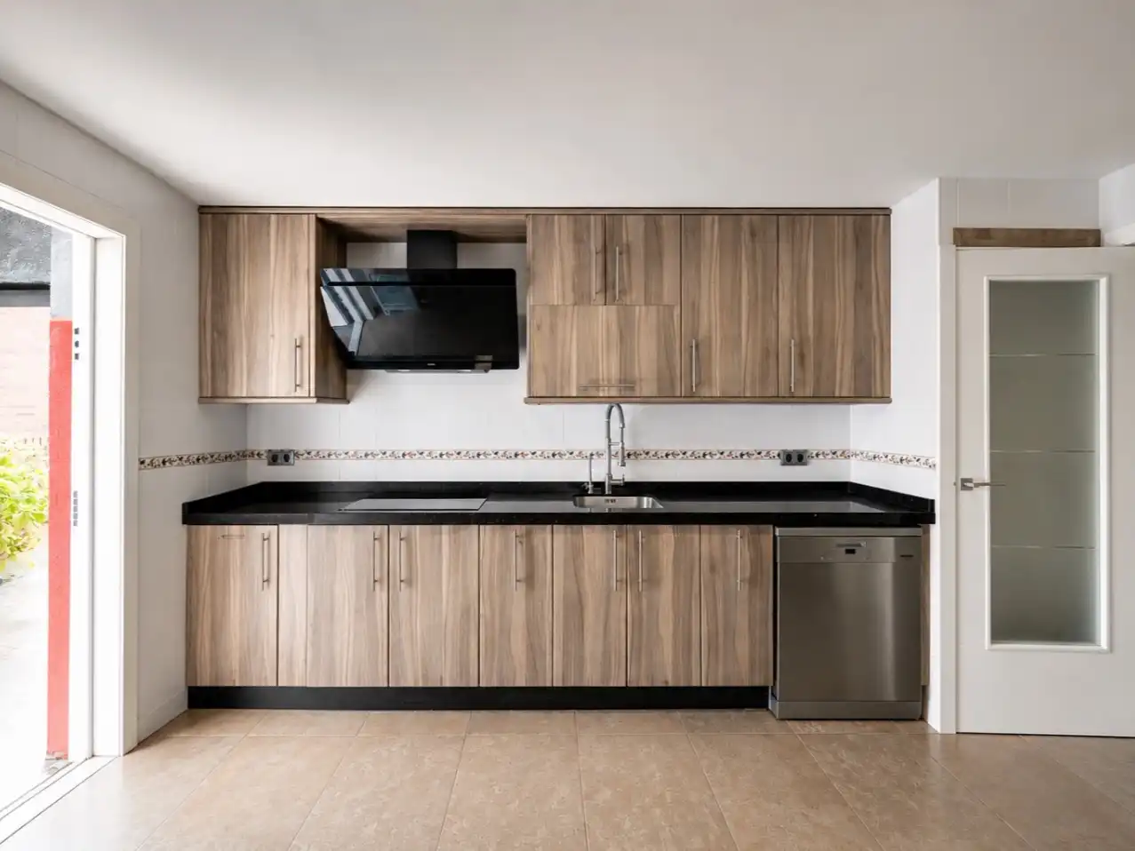 Houses for sale in Calle Madeira, 1, Señorío de Illescas Kitchen of Houses for sale in Illescas with Air Conditioner, Terrace and Swimming Pool