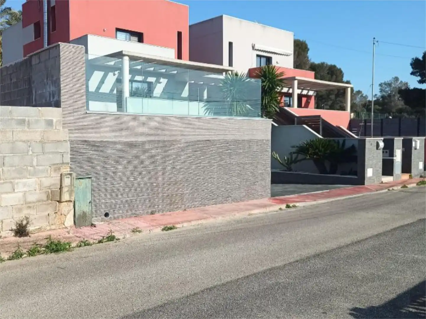 Casa adosada en venda a Carrer Dels Clavells, 4, Els Pallaresos Vista exterior de Casa adosada en venda en Els Pallaresos amb Aire condicionat, Terrassa i Piscina