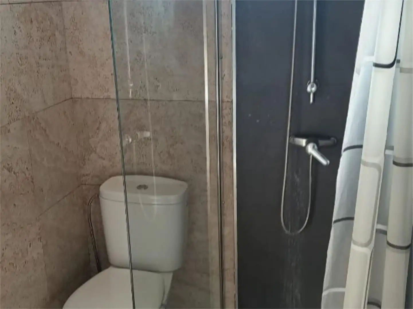 Casa adosada en venda a Carrer Dels Clavells, 4, Els Pallaresos Bany de Casa adosada en venda en Els Pallaresos amb Aire condicionat, Terrassa i Piscina