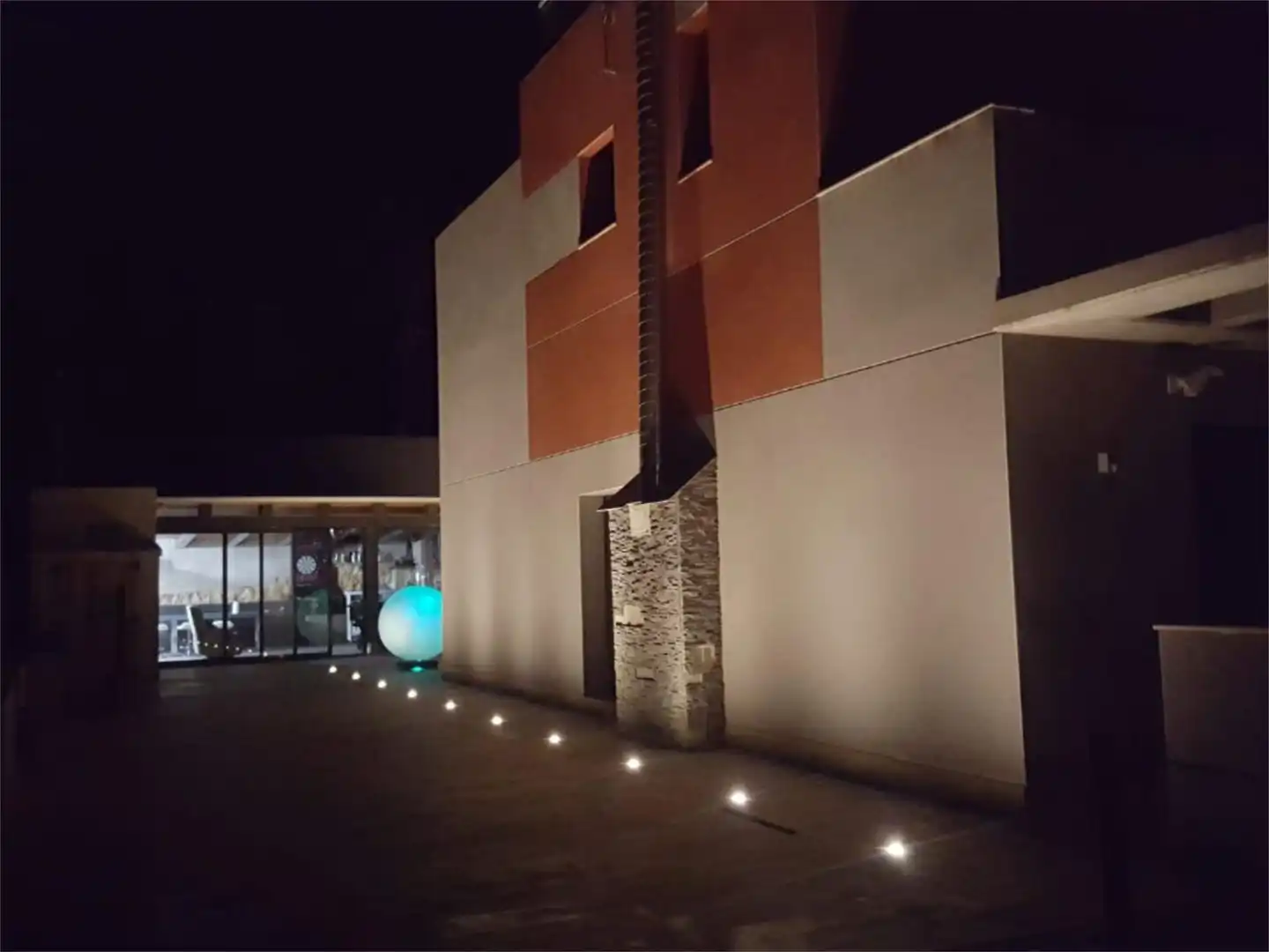 Casa adosada en venda a Carrer Dels Clavells, 4, Els Pallaresos Vista exterior de Casa adosada en venda en Els Pallaresos amb Aire condicionat, Terrassa i Piscina