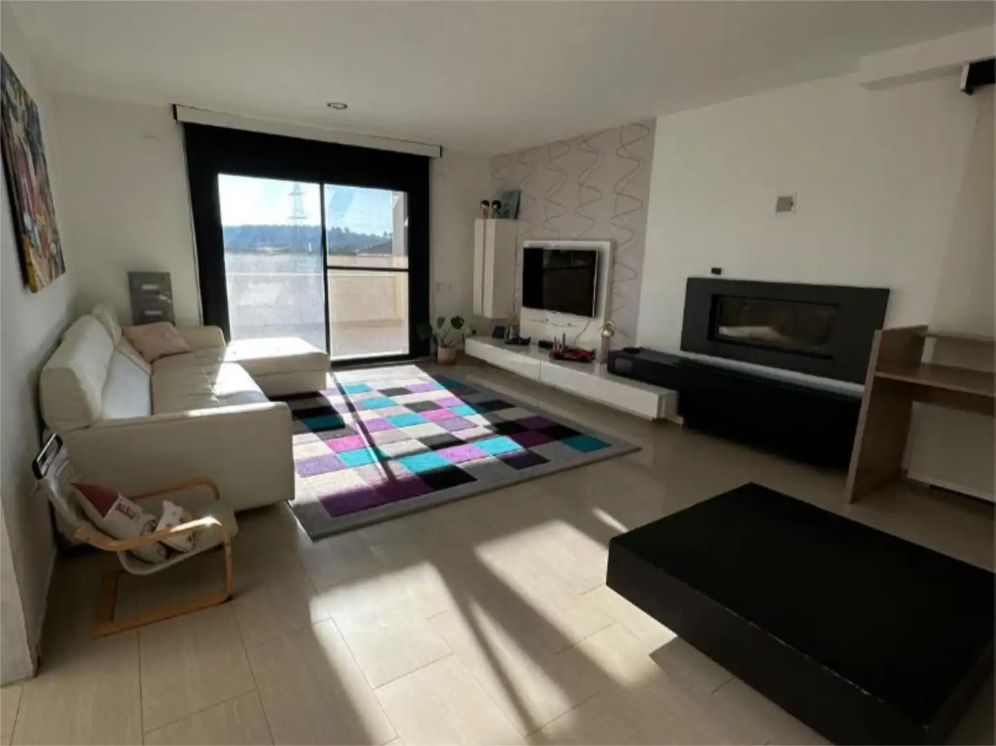 Casa adosada en venda a Carrer Dels Clavells, 4, Els Pallaresos Sala d'estar de Casa adosada en venda en Els Pallaresos amb Aire condicionat, Terrassa i Piscina