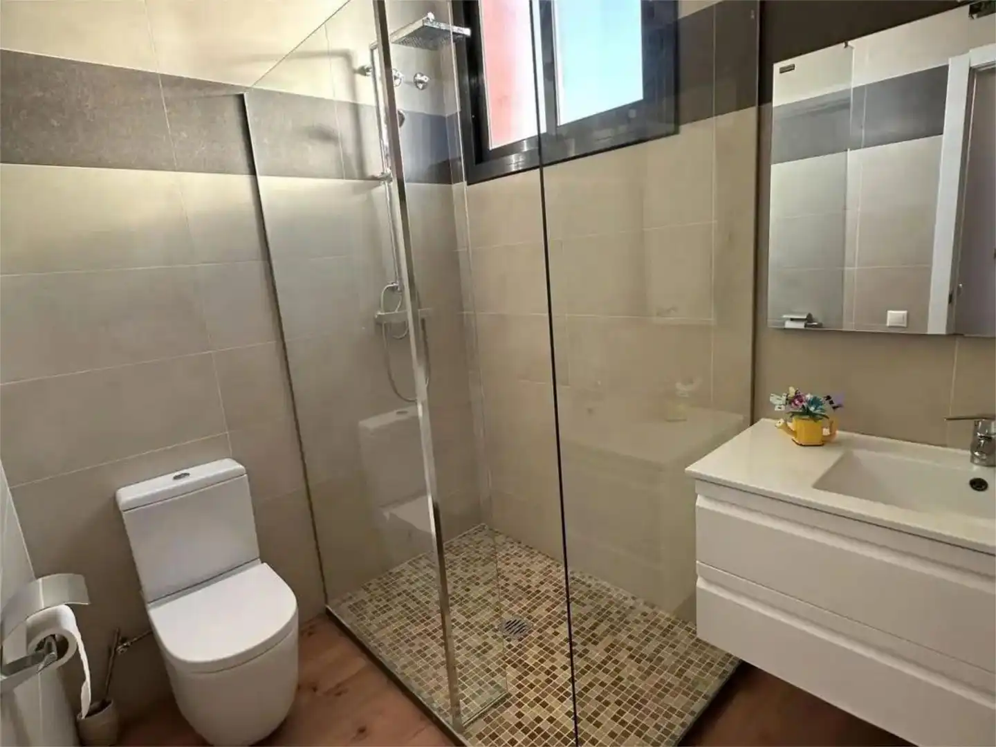 Casa adosada en venda a Carrer Dels Clavells, 4, Els Pallaresos Bany de Casa adosada en venda en Els Pallaresos amb Aire condicionat, Terrassa i Piscina