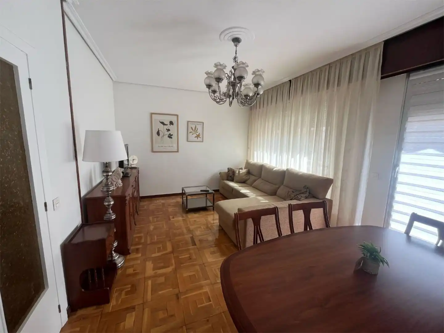 Sala de estar de Piso de alquiler en  Logroño con Calefacción, Parquet y Amueblado