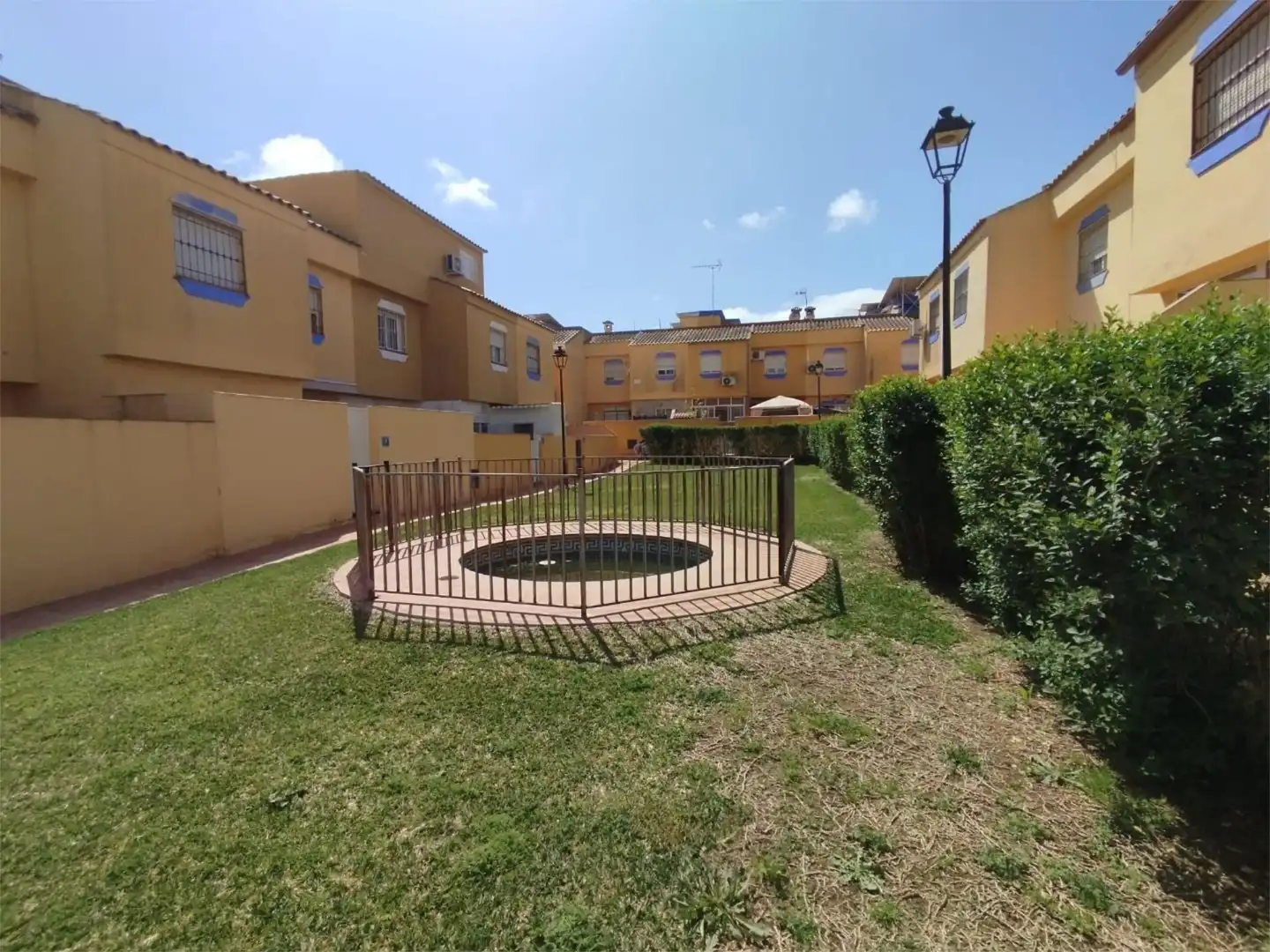 Casa adosada en venda a Calle Begonia, 4, Sierra de Yeguas Jardí de Casa adosada en venda en Sierra de Yeguas amb Aire condicionat, Calefacció i Jardí privat