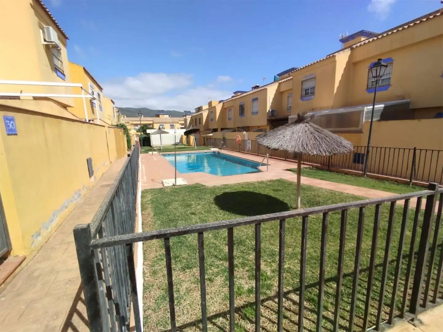 Casa adosada en venda a Calle Begonia, 4, Sierra de Yeguas Piscina de Casa adosada en venda en Sierra de Yeguas amb Aire condicionat, Calefacció i Jardí privat