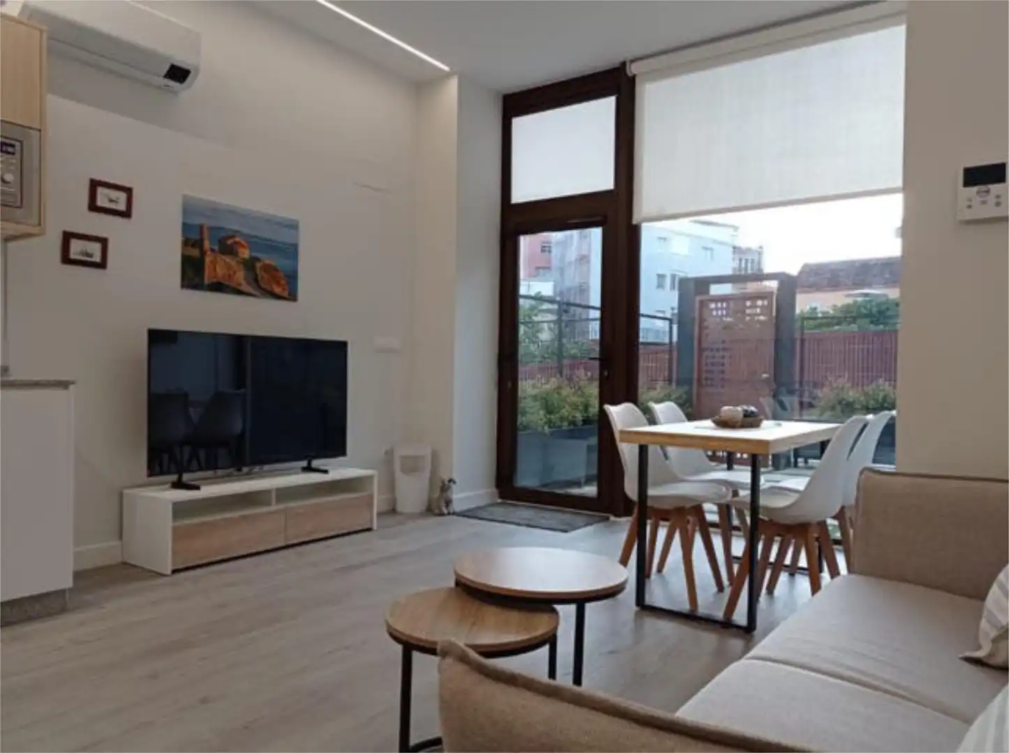 Wohnung zur Miete in Sanxenxo pueblo Wohnzimmer von Wohnung zur Miete in Sanxenxo mit Heizung, Privatgarten und Terrasse
