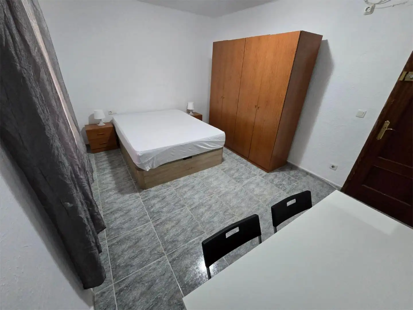 Room in Avinguda de la Llibertat, 25, Casco Urbano