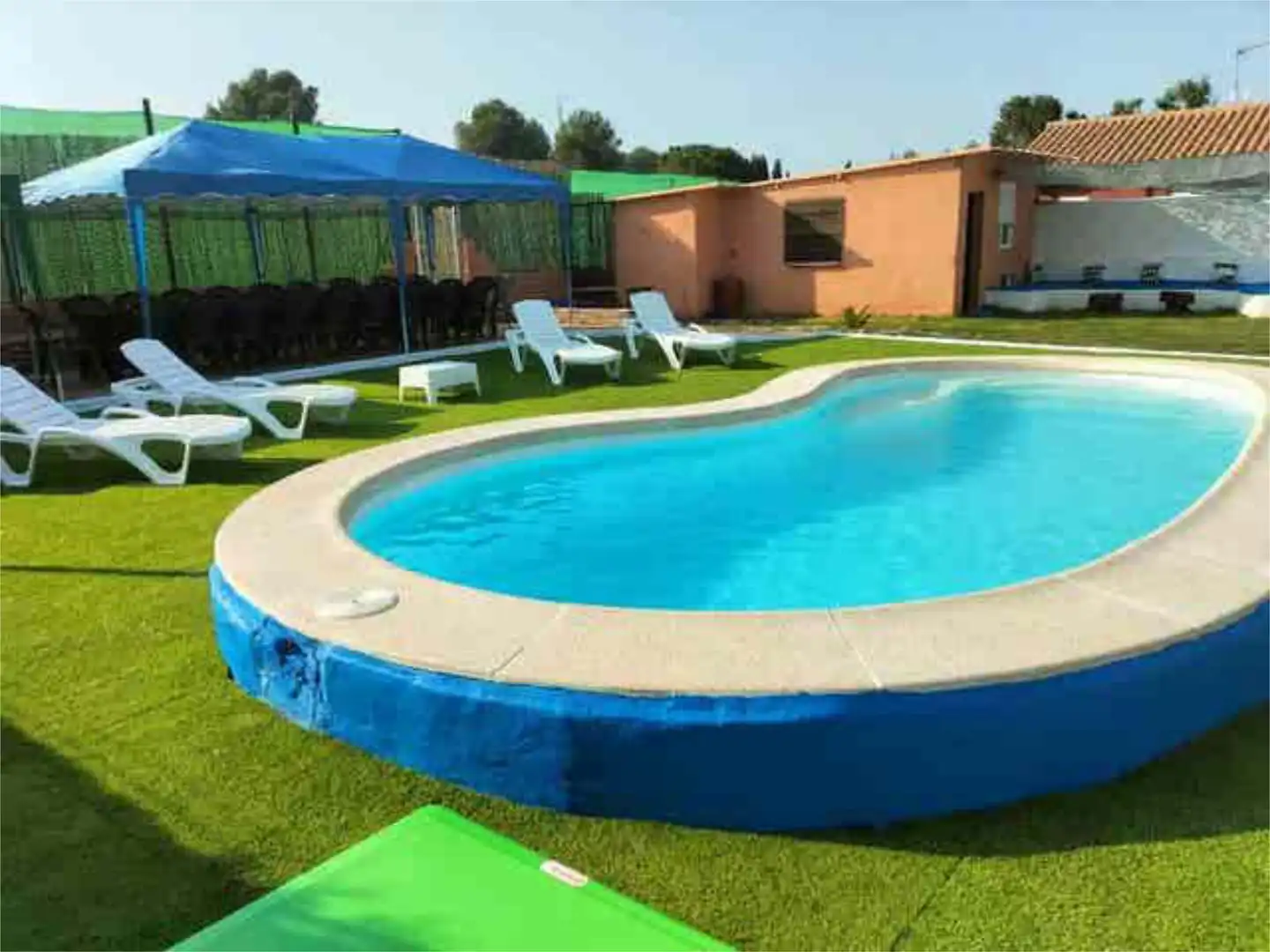 Piscina de Casa adosada de alquiler en Montserrat con Calefacción, Jardín privado y Terraza