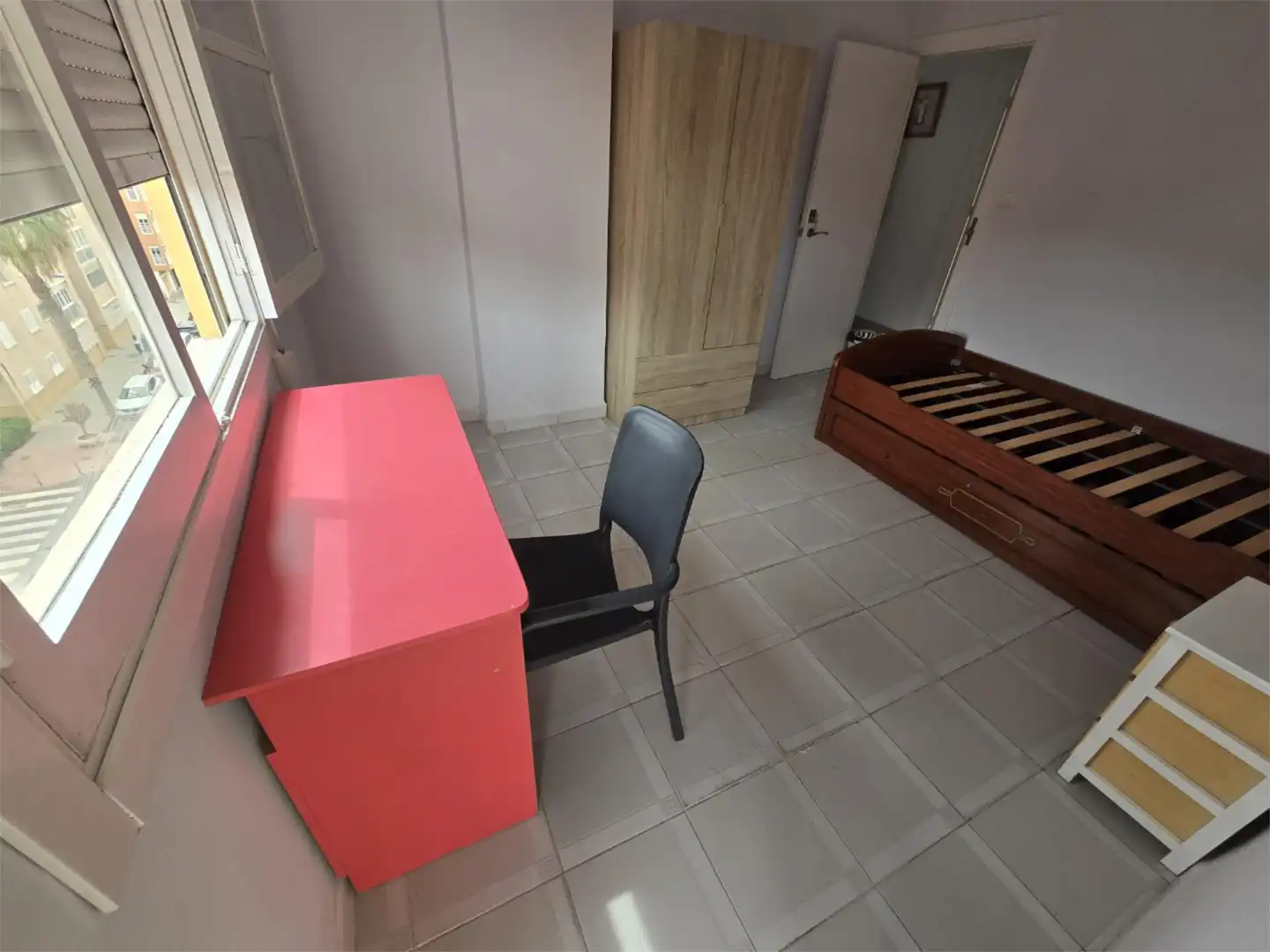 Room in Avenida Alhambra, 17, Ciudad Jardín - Tagarete - El Zapillo