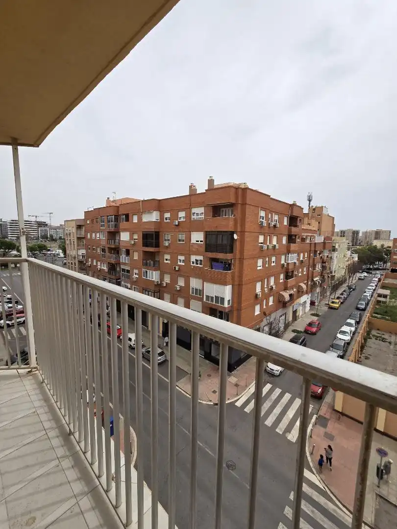 Room in Avenida Alhambra, 17, Ciudad Jardín - Tagarete - El Zapillo