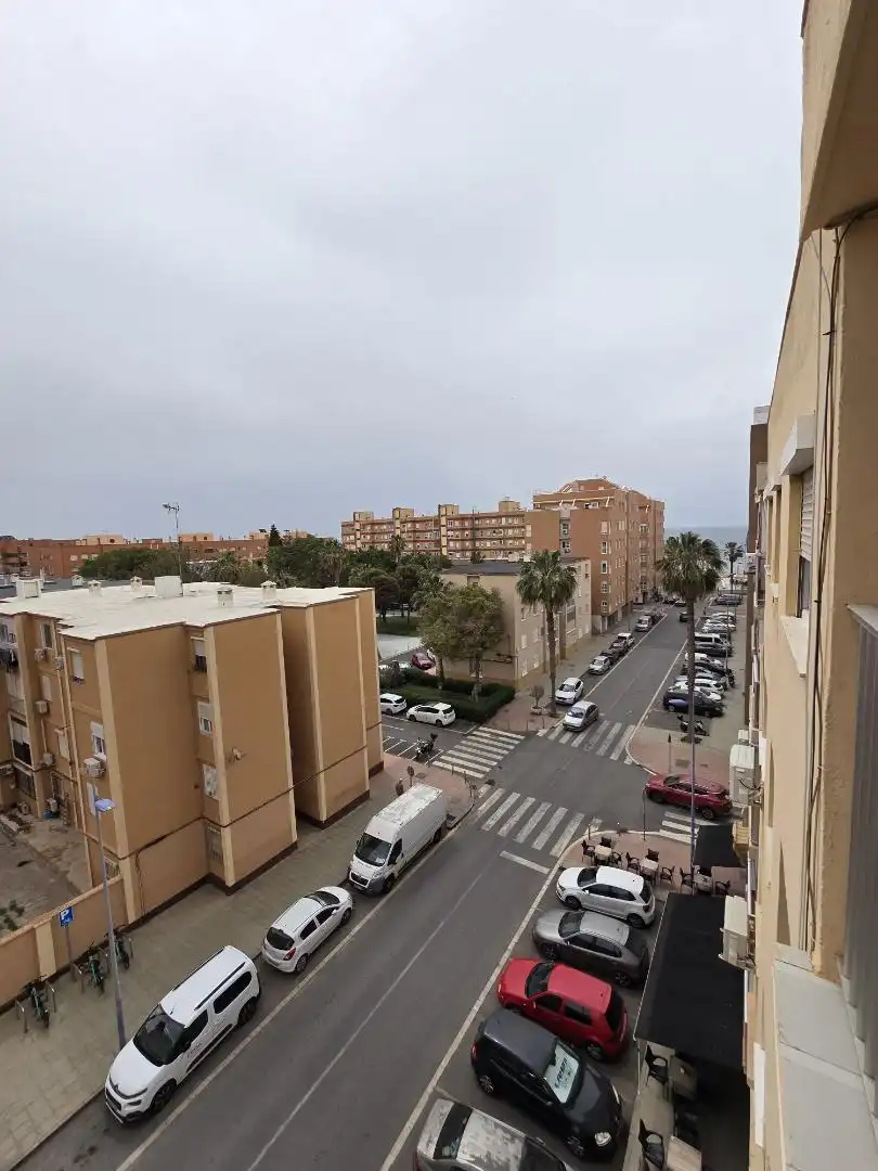 Room in Avenida Alhambra, 17, Ciudad Jardín - Tagarete - El Zapillo