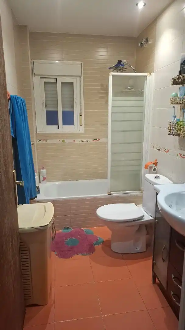 Badezimmer von Wohnung zum Verkauf in Puerto Real mit Klimaanlage, Heizung und Terrasse