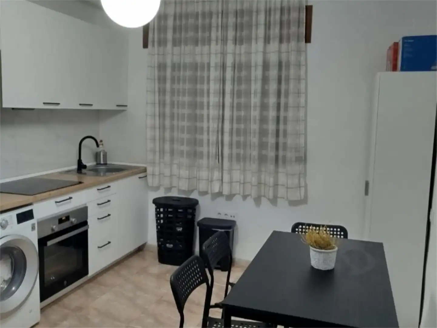 Casa o xalet de lloguer a Avenida Rocío Durcal, 9, Paraíso Arenal - La Colina Cuina de Casa o xalet de lloguer en Córdoba amb Aire condicionat, Calefacció i Terrassa