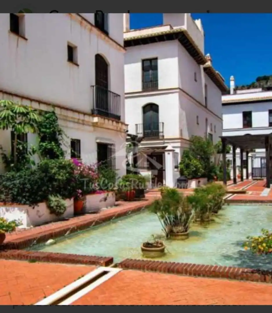 Vista exterior de Piso en venta en Vélez de Benaudalla con Aire acondicionado, Terraza y Piscina