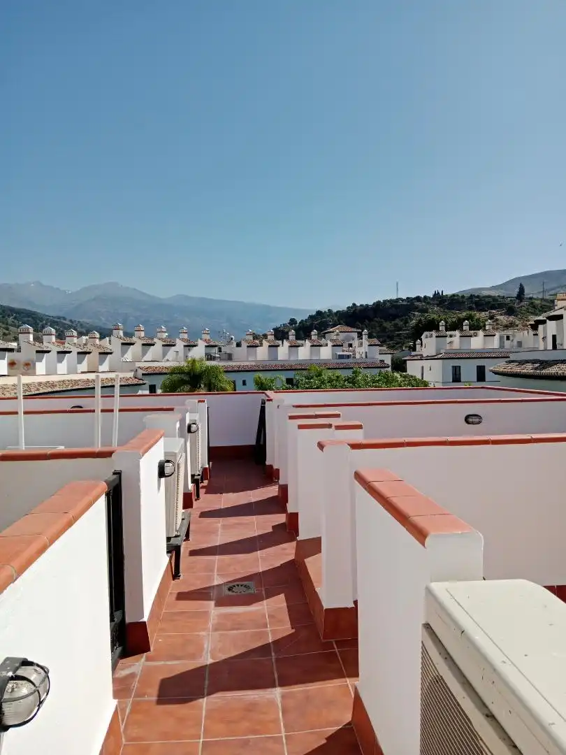 Vista exterior de Piso en venta en Vélez de Benaudalla con Aire acondicionado, Terraza y Piscina