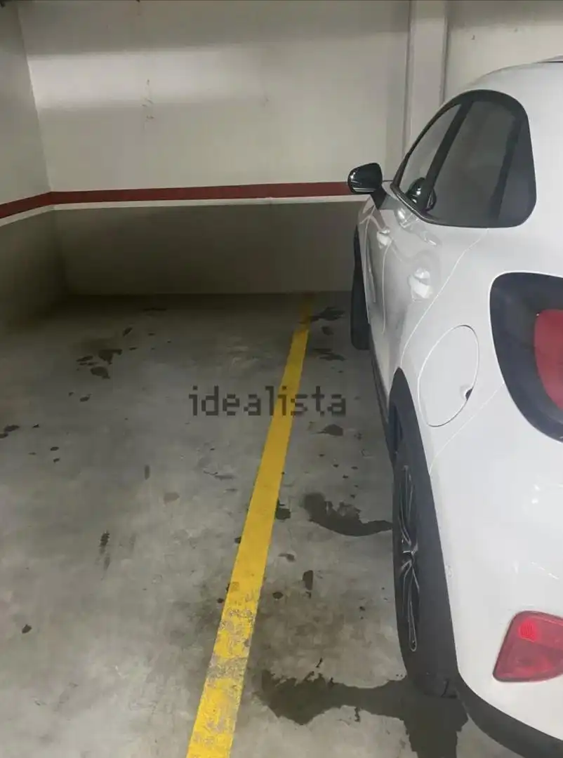 Parkplatz von Garage zur Miete in Oleiros