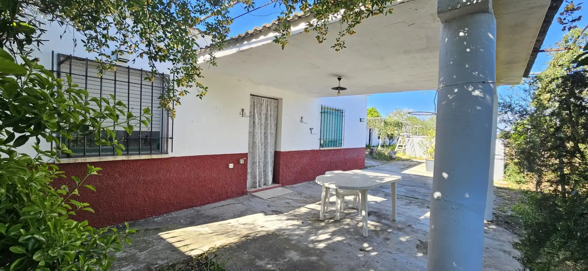 Außenansicht von Country house zum Verkauf in Talavera de la Reina mit Privatgarten, Abstellraum und Schwimmbad