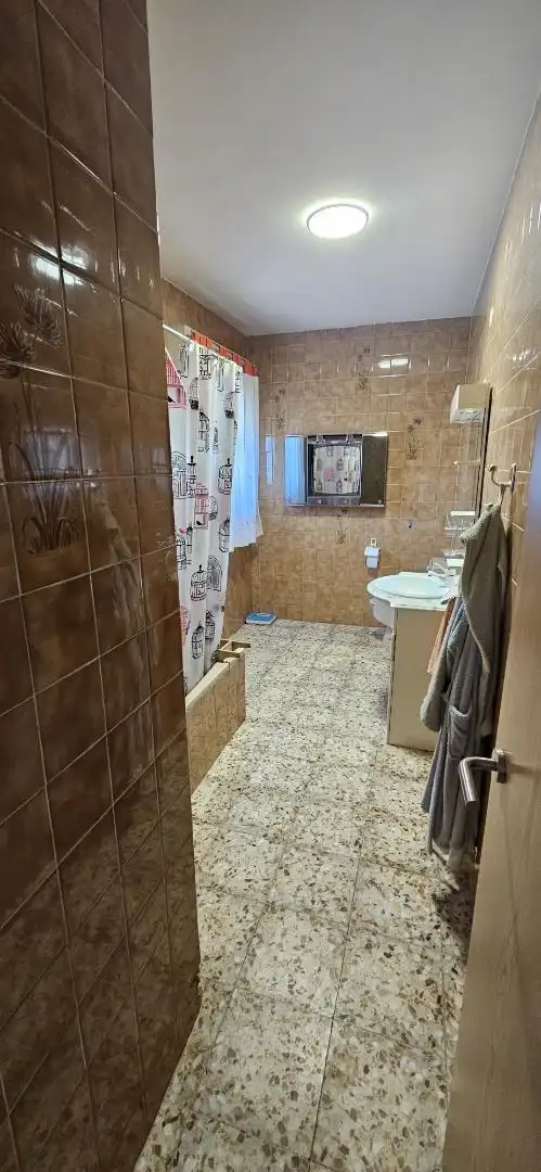 Country house zum Verkauf in Camino Mejorada, Km. 1, Tres Olivos - La Piedad Badezimmer von Country house zum Verkauf in Talavera de la Reina mit Schwimmbad