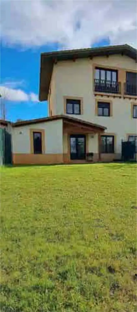 Vista exterior de Casa o chalet en venta en Cardeñadijo con Terraza