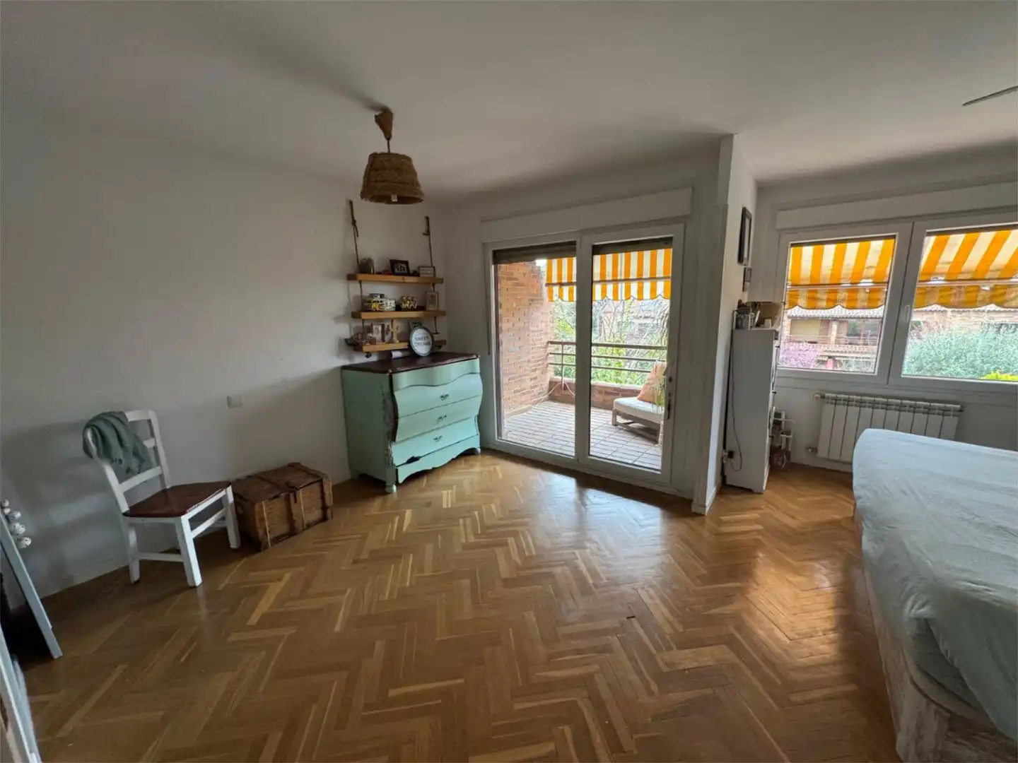 Einfamilien-Reihenhaus zum Verkauf in Zona Carretera del Plantío Terrasse von Einfamilien-Reihenhaus zum Verkauf in Majadahonda mit Klimaanlage, Terrasse und Schwimmbad