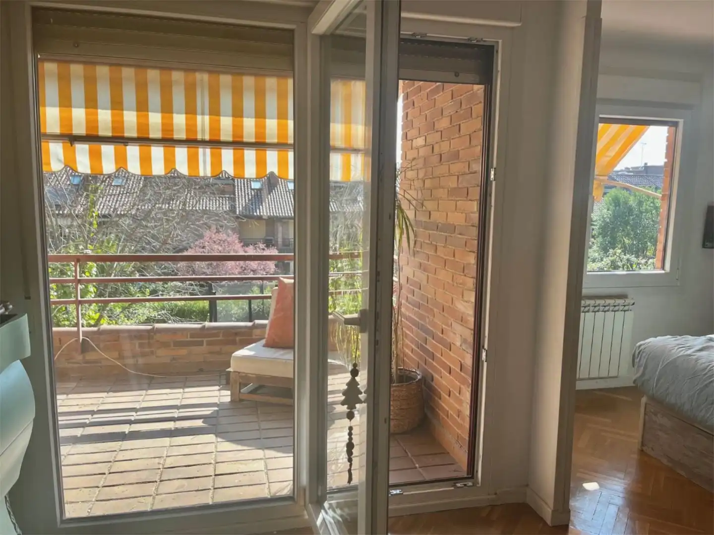 Einfamilien-Reihenhaus zum Verkauf in Zona Carretera del Plantío Terrasse von Einfamilien-Reihenhaus zum Verkauf in Majadahonda mit Klimaanlage, Terrasse und Schwimmbad