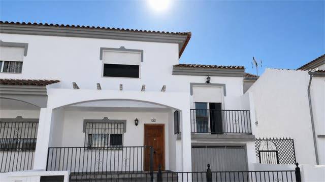 Casa-chalet en Venta en Chauchina