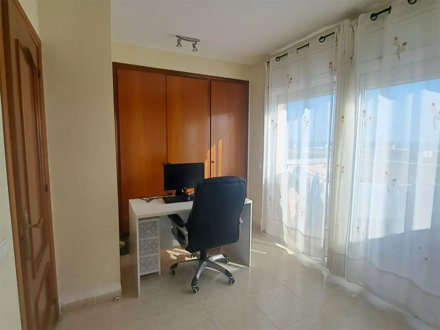 Casa adosada en venta en Doctor Freud, 2, Bonavista Habitación de Casa adosada en venta en El Vendrell con Terraza, Piscina y Balcón