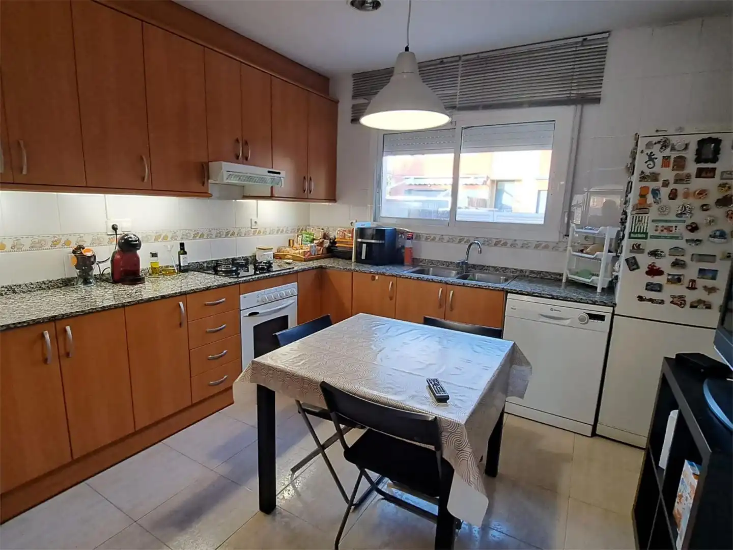 Casa adosada en venta en Doctor Freud, 2, Bonavista Cocina de Casa adosada en venta en El Vendrell con Terraza, Piscina y Balcón