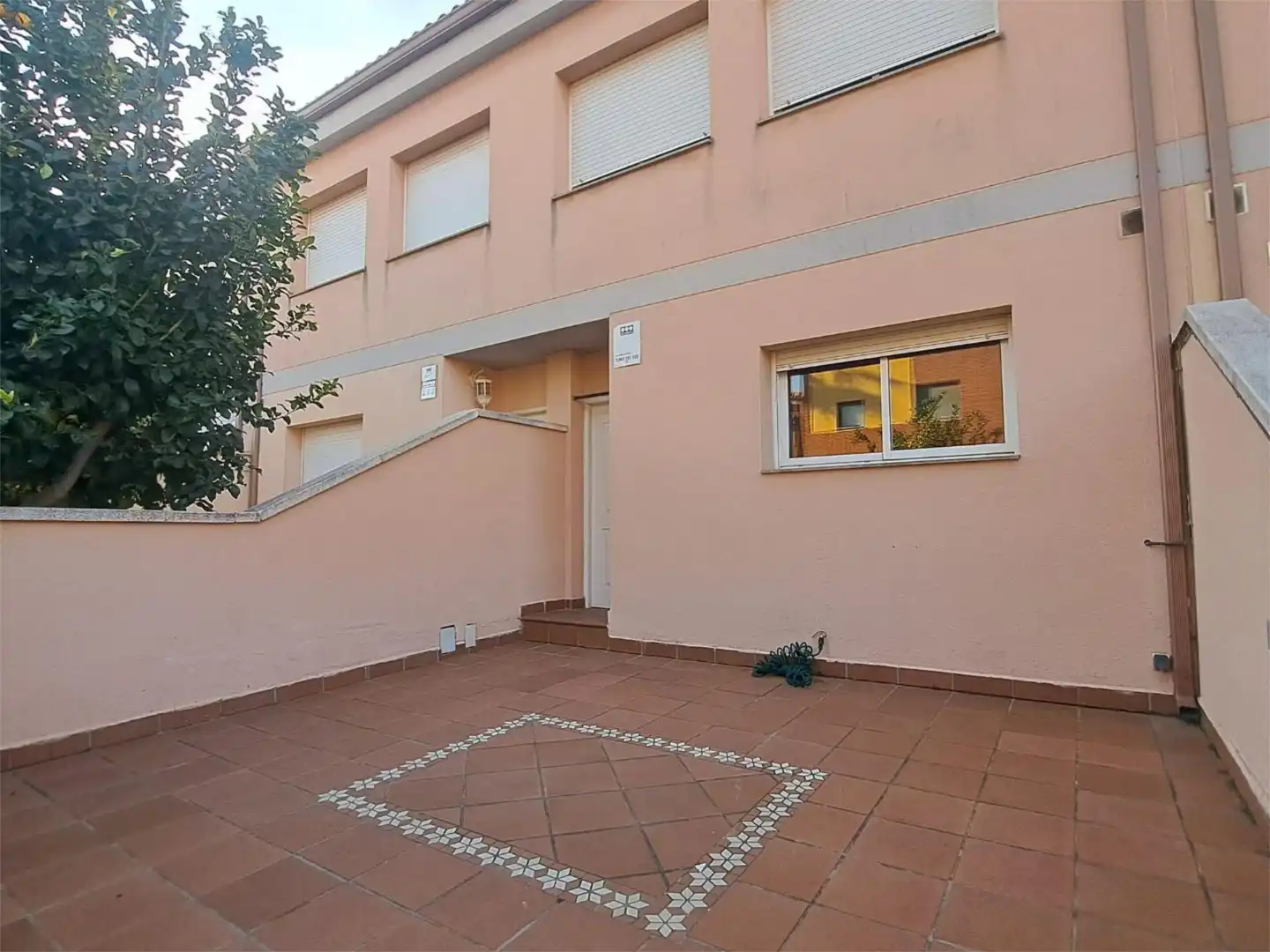 Casa adosada en venta en Doctor Freud, 2, Bonavista Vista exterior de Casa adosada en venta en El Vendrell con Terraza, Piscina y Balcón