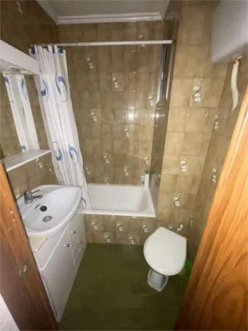 Flat for sale in Las Fuentes Bathroom of Flat for sale in Zaragoza