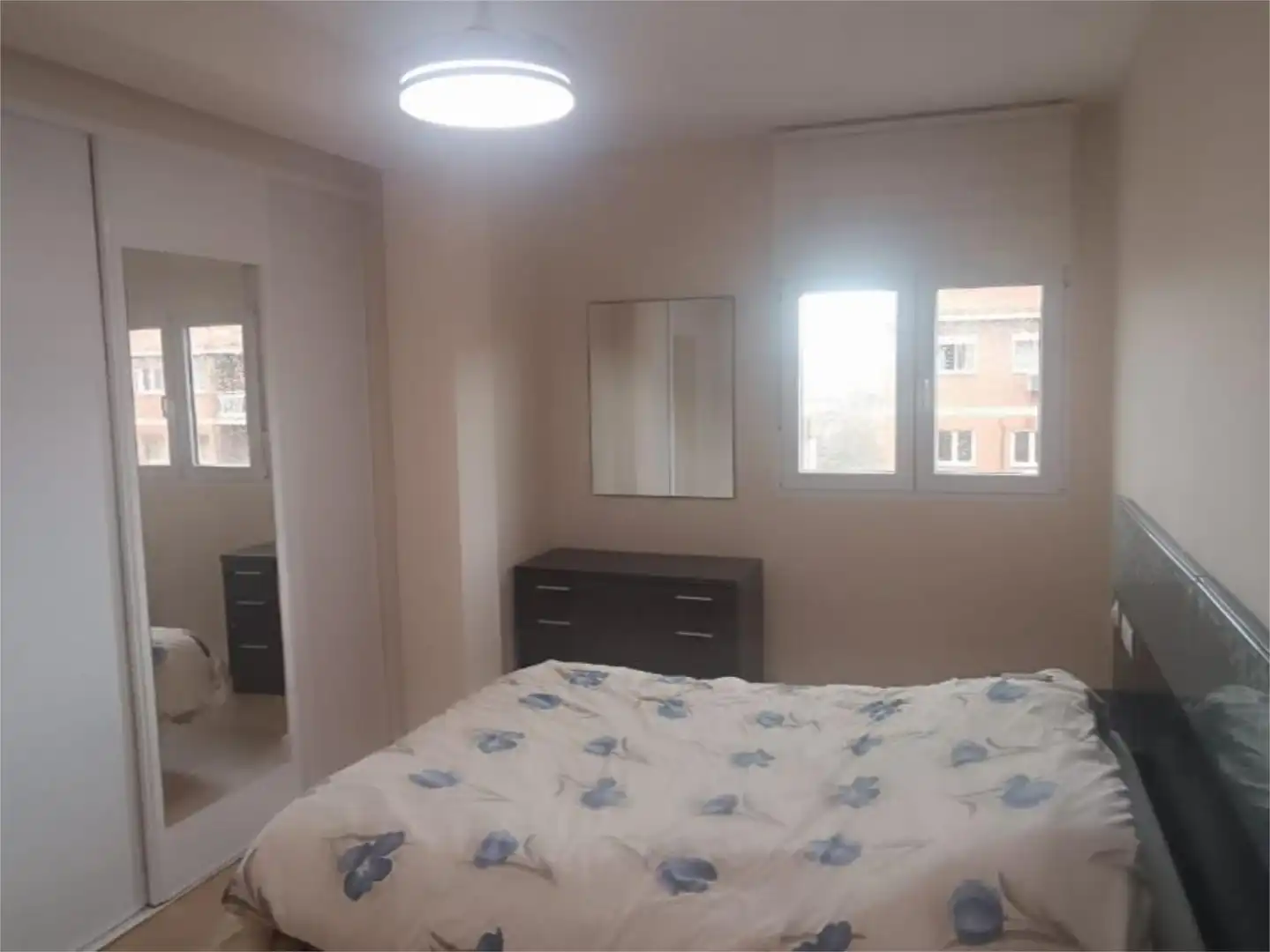 Pis de lloguer a Avenida de América, 51, Barrio de Zaidín Dormitori de Pis de lloguer en Granada amb Aire condicionat, Calefacció i Moblat