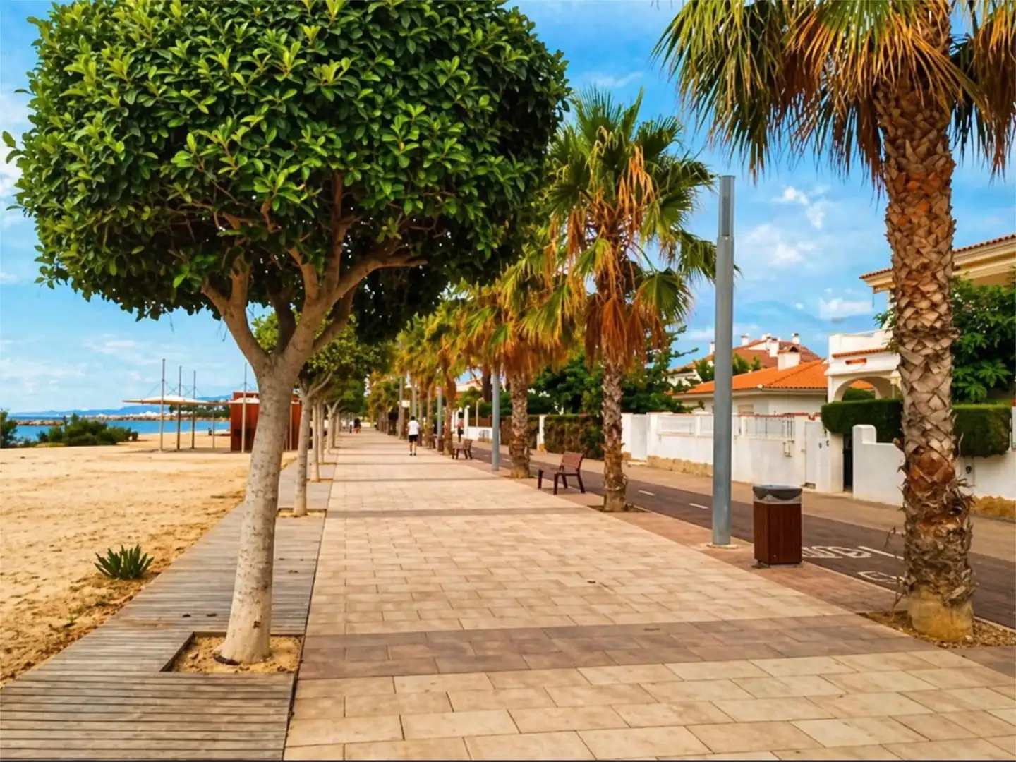 Vista exterior de Piso en venta en Cambrils con Aire acondicionado, Terraza y Balcón