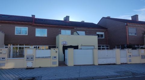Foto 2 von Einfamilien-Reihenhaus zum Verkauf in Calle Pisuerga, 21, Laguna de Duero, Valladolid
