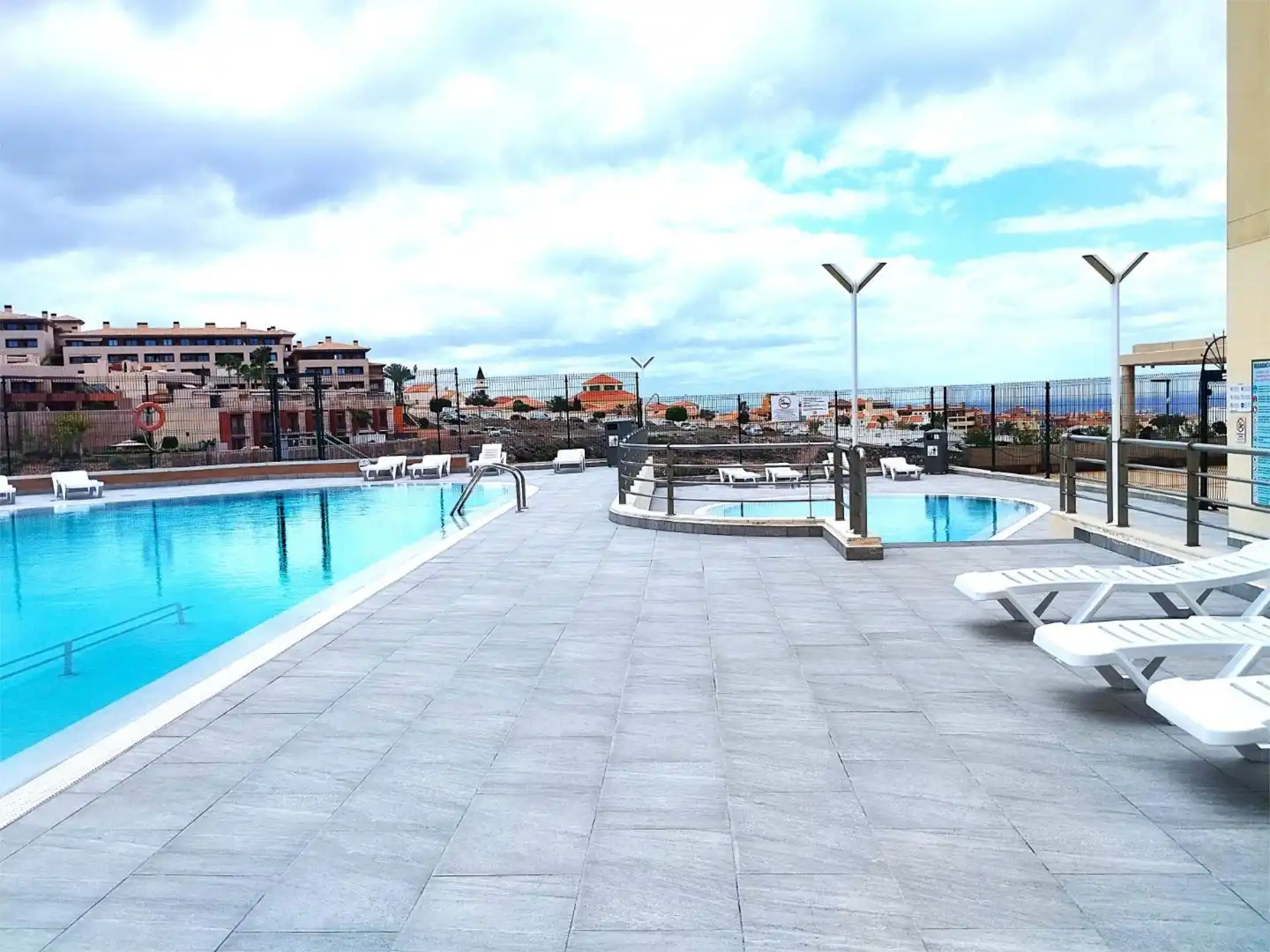 Piso en venta en Calle Aljibe, 11, Callao Salvaje - Playa Paraíso Piscina de Piso en venta en Adeje con Terraza y Piscina