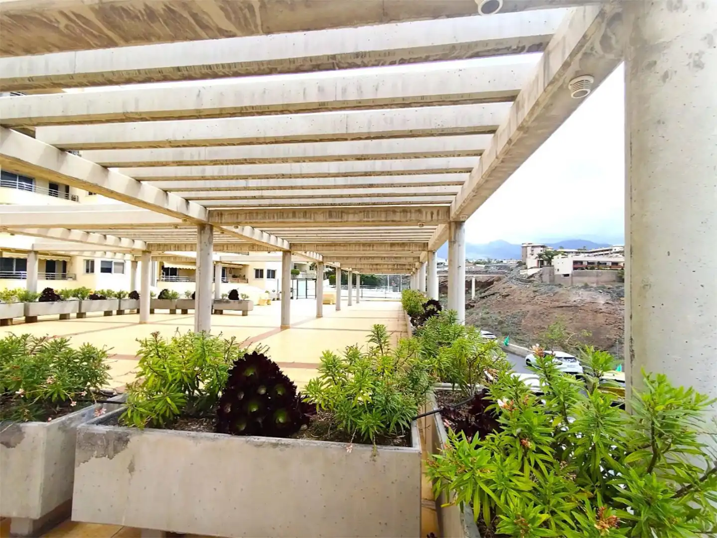 Piso en venta en Calle Aljibe, 11, Callao Salvaje - Playa Paraíso Terraza de Piso en venta en Adeje con Terraza y Piscina