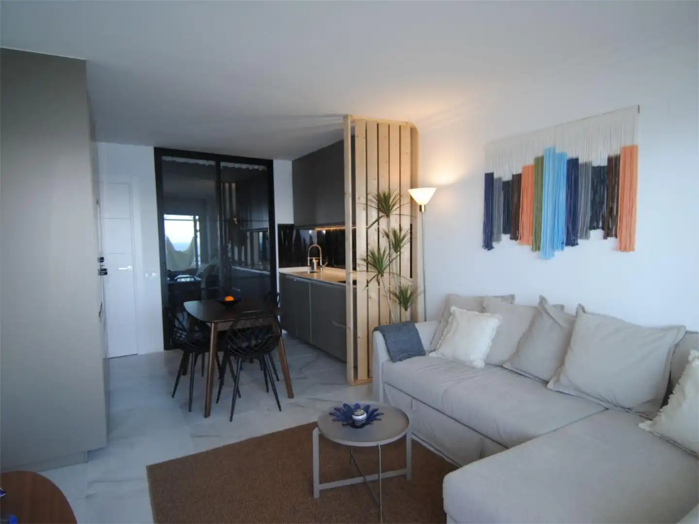 Sala d'estar de Apartament de lloguer en Los Realejos amb Terrassa, Piscina i Moblat