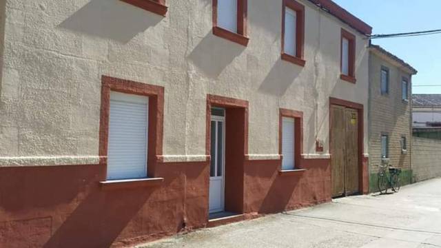 Casa adosada en Venta en Calle Curtidero, 2 en Santa Croya de Tera