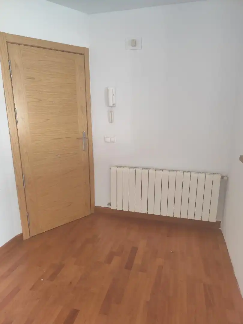 Flat for rent in SG-V-2226, 17, Bernuy de Porreros