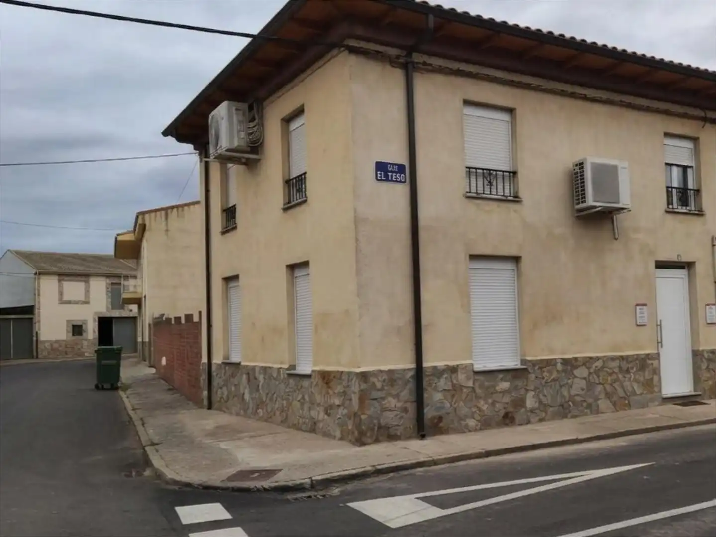 Vista exterior de Casa adosada de alquiler en Soto de la Vega con Aire acondicionado, Calefacción y Amueblado